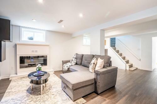 4br Family Home - W Private Pool And Games Room