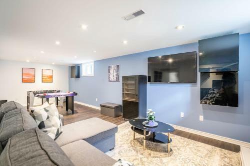 4br Family Home - W Private Pool And Games Room