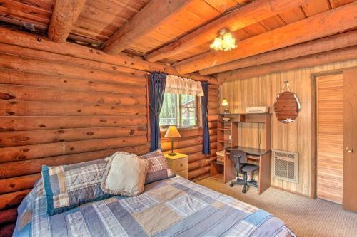 Pinetop Log Cabin With Fire Pit, Near Trails!