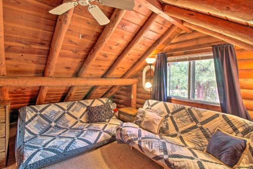 Pinetop Log Cabin With Fire Pit, Near Trails!