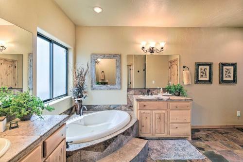 Torreon Crows Nest Mtn Home With Majestic Views