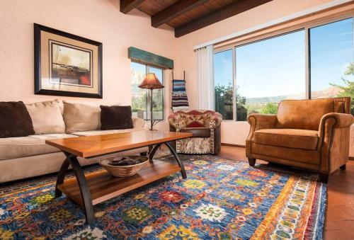 Private Uptown Sedona Villa Minutes From Main Strip