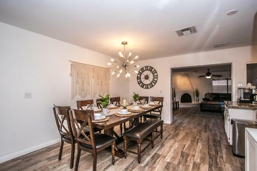 Beautiful Remodelheated Pool6br3brsleeps22suv