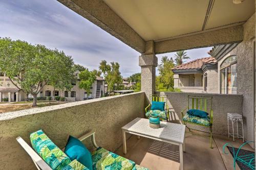 Apartamento Sunny Scottsdale Condo With Pool - 3 Mi To Tpc!