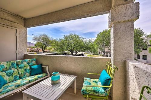 Apartamento Sunny Scottsdale Condo With Pool - 3 Mi To Tpc!