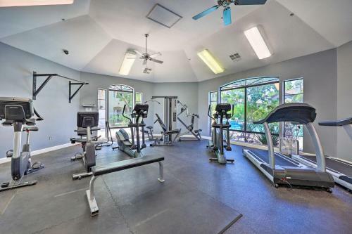 Apartamento Sunny Scottsdale Condo With Pool - 3 Mi To Tpc!
