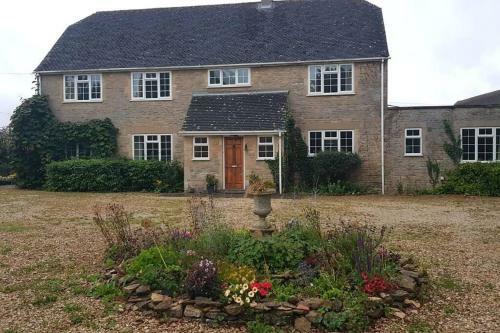 Tythe House