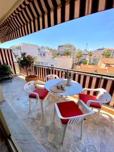 Apartamento Superbe 3p En Plein Coeur D?antibes