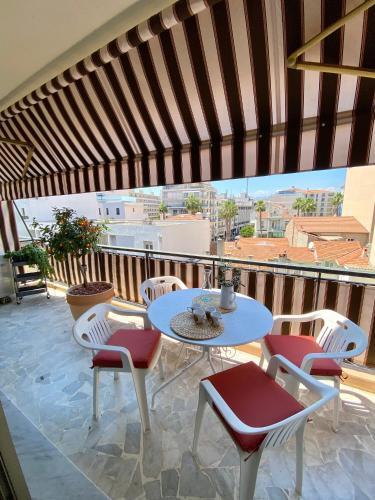 Apartamento Superbe 3p En Plein Coeur D?antibes
