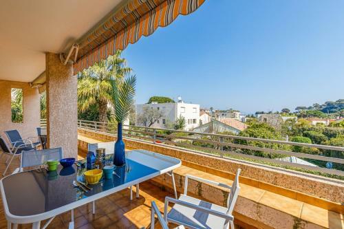 1 Bedroom Apartment, Pool & Garage - Happy Rentals