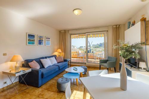1 Bedroom Apartment, Pool & Garage - Happy Rentals