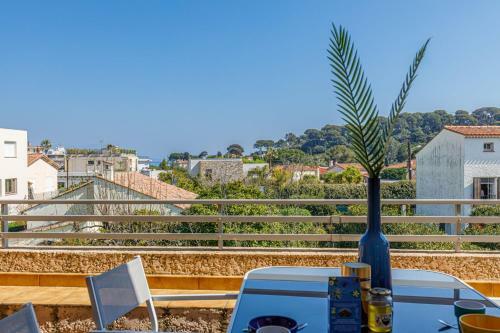 1 Bedroom Apartment, Pool & Garage - Happy Rentals