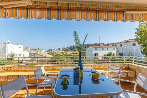 1 Bedroom Apartment, Pool & Garage - Happy Rentals