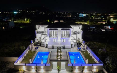 Eagle's Nest - Adjoining Villas!