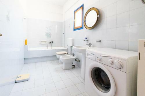 Light Blue Life - 2 Bedroom Vacation Home Eggares