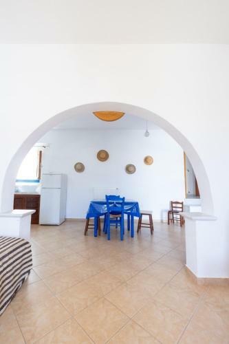 Light Blue Life - 2 Bedroom Vacation Home Eggares