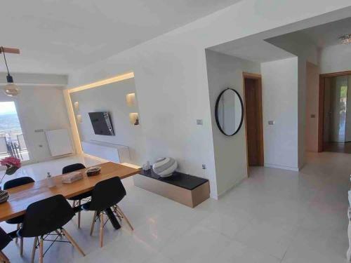 Blue Sky Villa In Crete