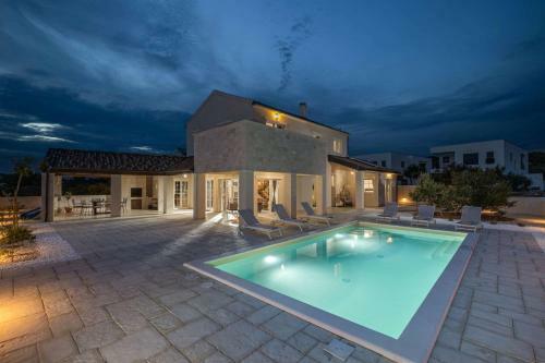 Beautiful Villa Stina Murter