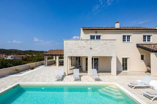 Beautiful Villa Stina Murter