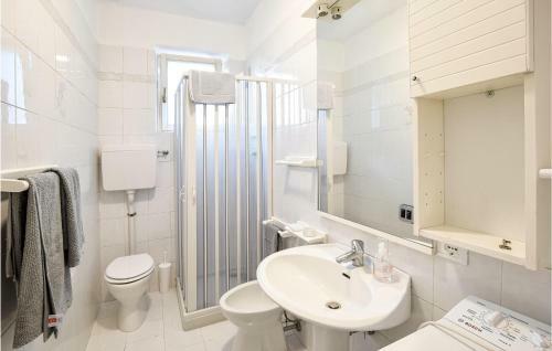 Stunning Apartment In Avio With 2 Bedrooms