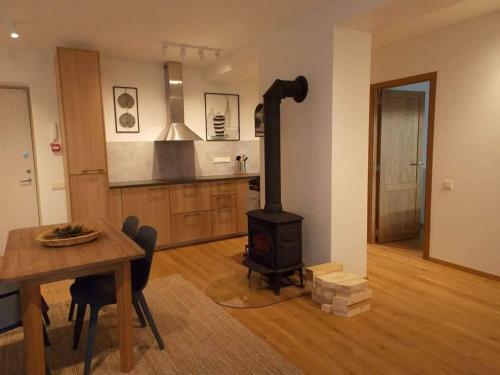 Cozy 1-bedroom Lagoon Apartment With Free Parking Space