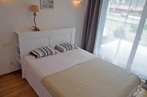 Cozy 1-bedroom Lagoon Apartment With Free Parking Space