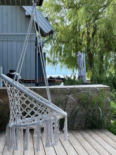 Cozy 1-bedroom Lagoon Apartment With Free Parking Space