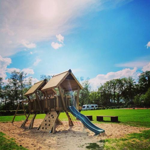 Gezellige Caravan In Twente