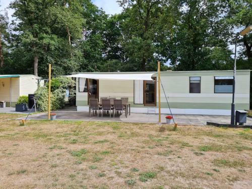 Gezellige Caravan In Twente