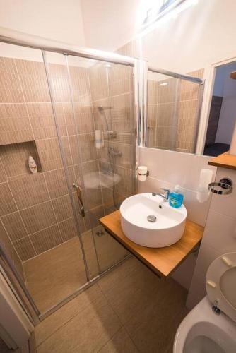 Ultra Central Bohemian Apartment 2