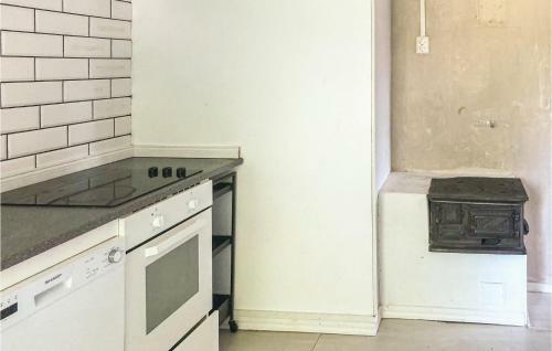 Amazing Apartment In Eringsboda With 2 Bedrooms