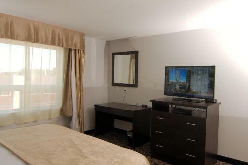 Hotel Paradise Inn And Suites