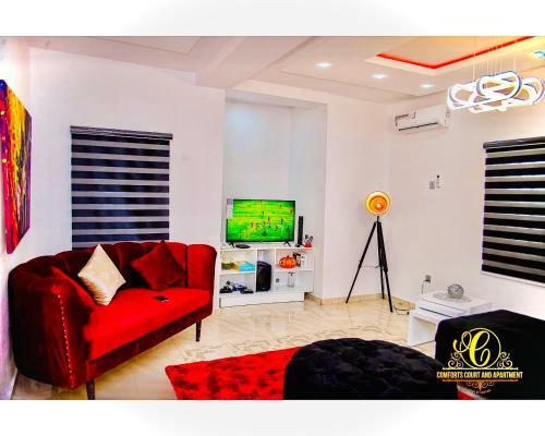 Comforts Court And Apartment
