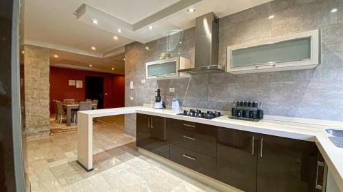 Iris Beach Luxurious Apartment