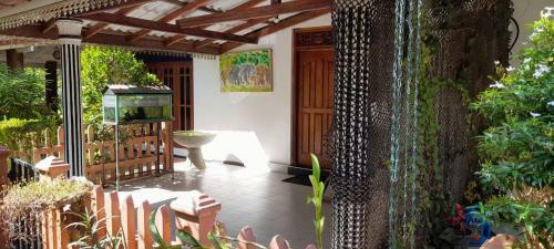 Hostal Batu's Safari Villa
