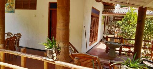 Hostal Batu's Safari Villa
