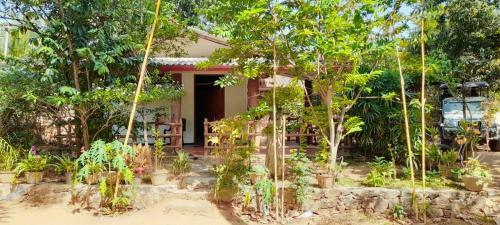 Hostal Batu's Safari Villa