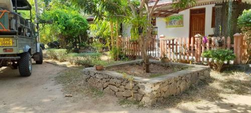 Hostal Batu's Safari Villa