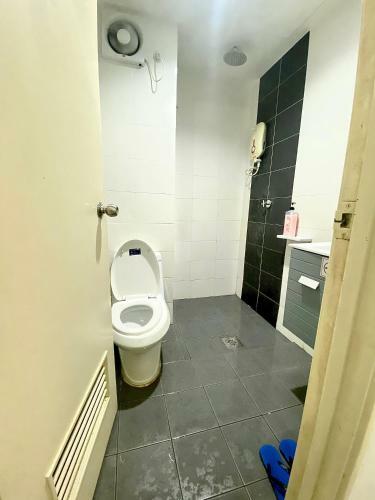 Private Studio Viana Court Service Apartment 3