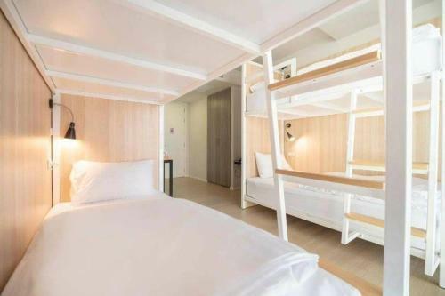 Kitzio House Hotel Huai Kwang