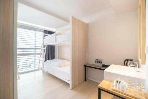 Kitzio House Hotel Huai Kwang