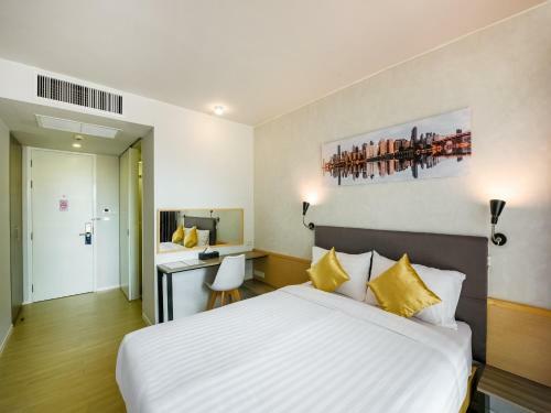 Kitzio House Hotel Huai Kwang