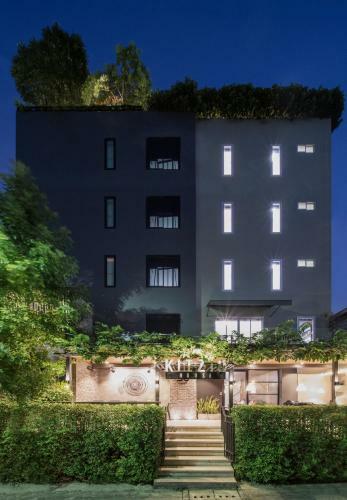 Kitzio House Hotel Huai Kwang