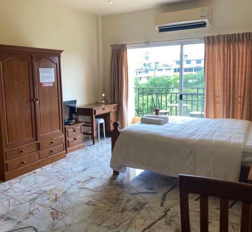 Hostal Jomtien Seaside House