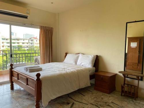 Hostal Jomtien Seaside House
