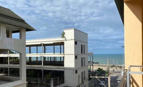 Hostal Jomtien Seaside House