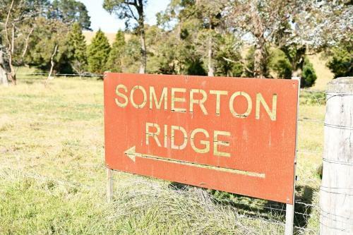 Somerton Ridge: Luxury Modern House Stunning Bath