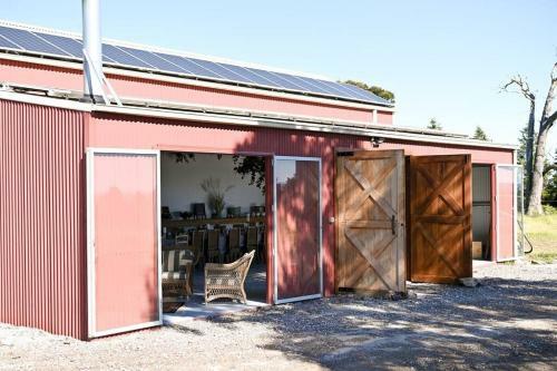 Somerton Barn: Alpacas, Cattle & Amazing Views