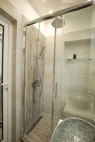 Nika's 2bd, Modern, Dondukov Apartment
