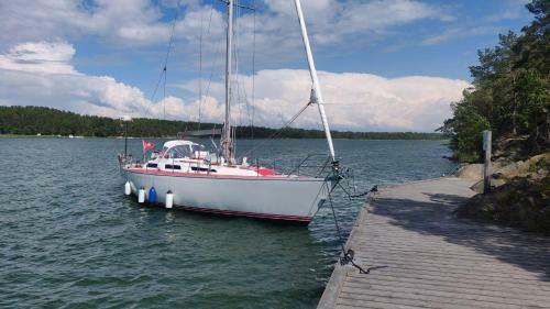 Lacoste Sailing Yacht For 6